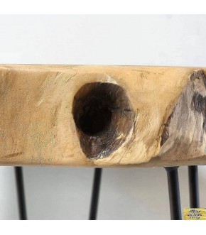 "O' Scannetiello": sgabello da legno di ulivo di recupero e ferro