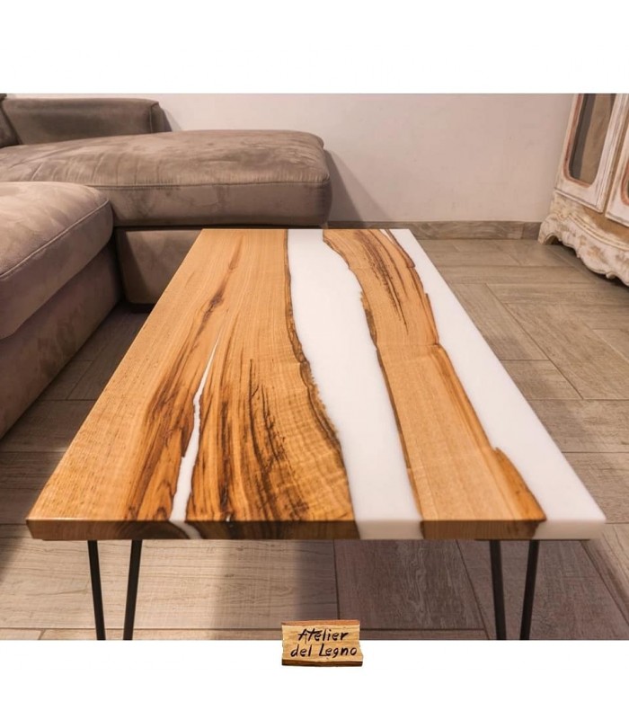Tavolino da caffè in legno di castagno antico e resina bianca concentrata