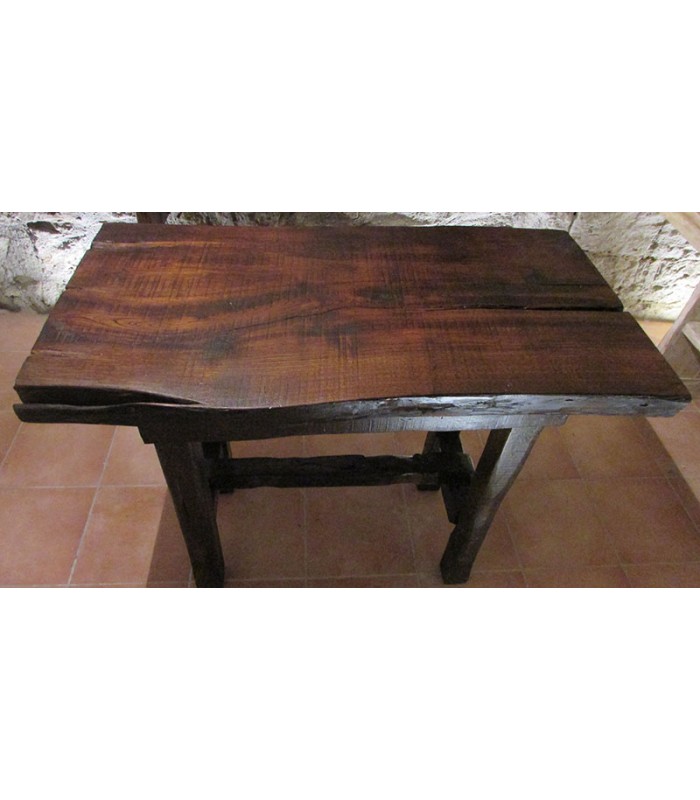 Tavolo in legno massello di castagno.
